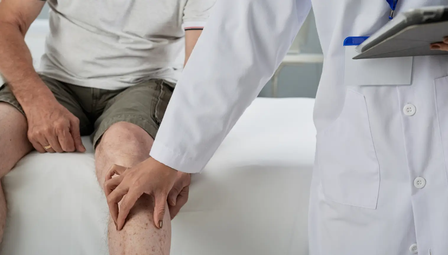 Knee Replacement Surgery in Malad