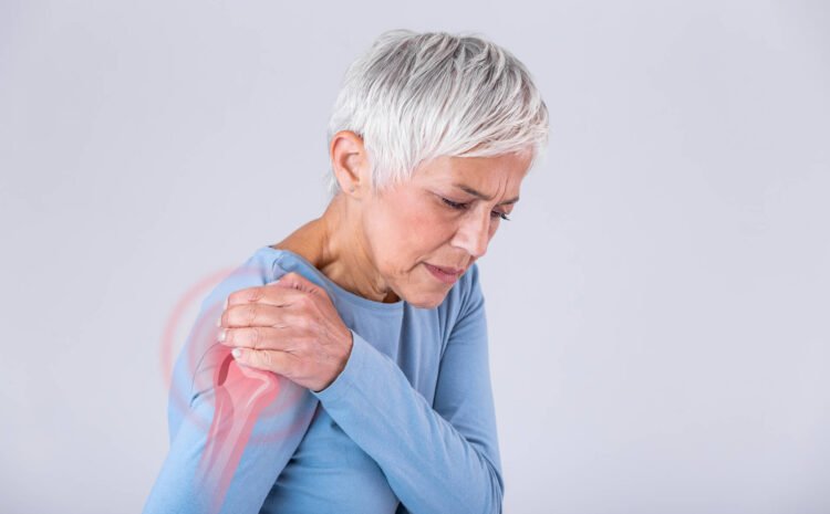  Shoulder Pain When Lifting Arm: When to Seek Expert Care 